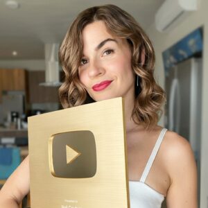 How She Got a Billion Views With Niche Videos (Full Masterclass)